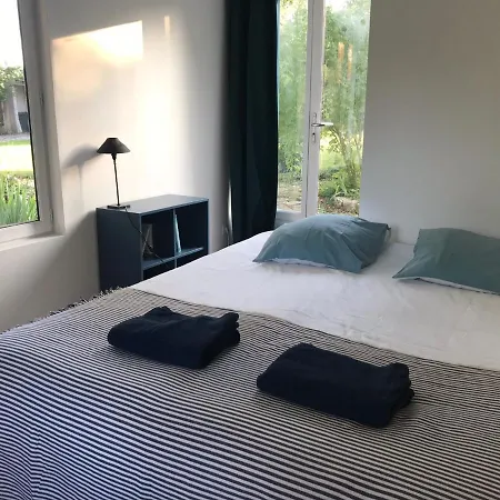 Authentique Maison Au Milieu De Son Grand Jardin